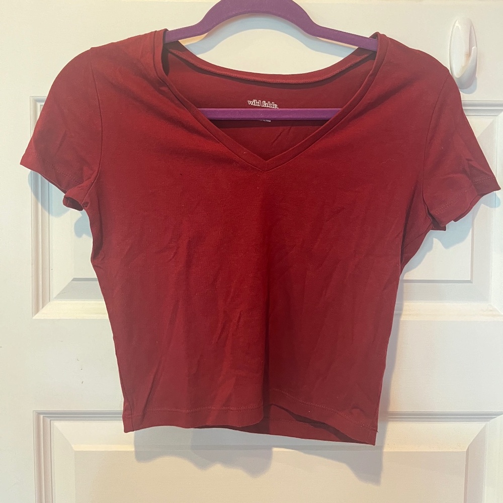 Women's V-neck Cropped Short Sleeve Top -  Maroon/Burghundy/Red - Size M